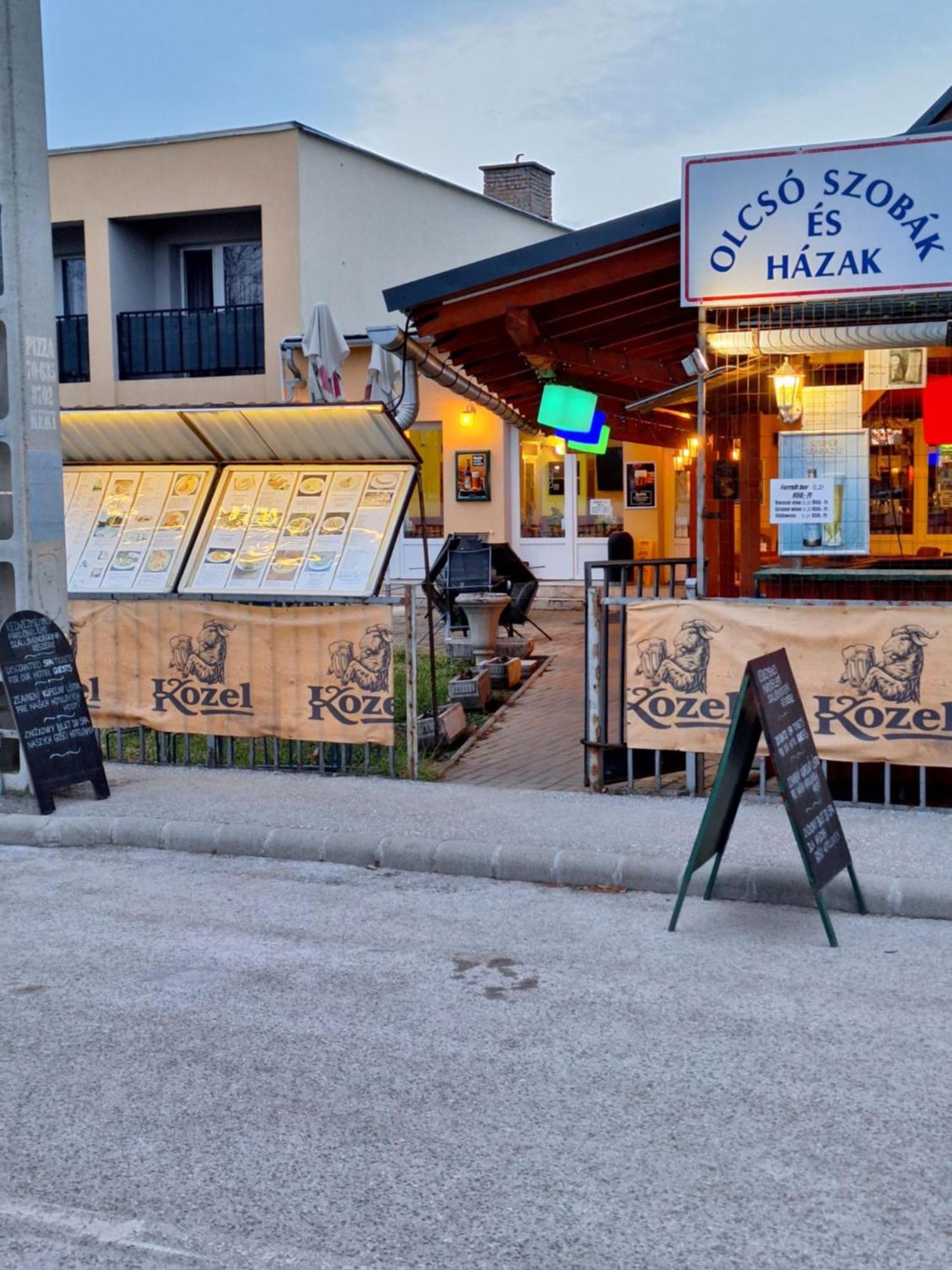 Grill Terasz Etterem Es Szallashely Мезёкёвешд Экстерьер фото