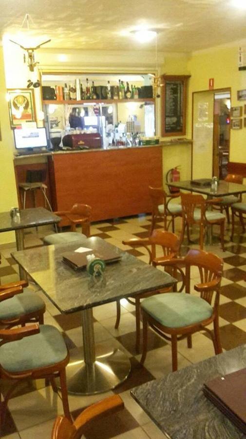 Grill Terasz Etterem Es Szallashely Мезёкёвешд Экстерьер фото